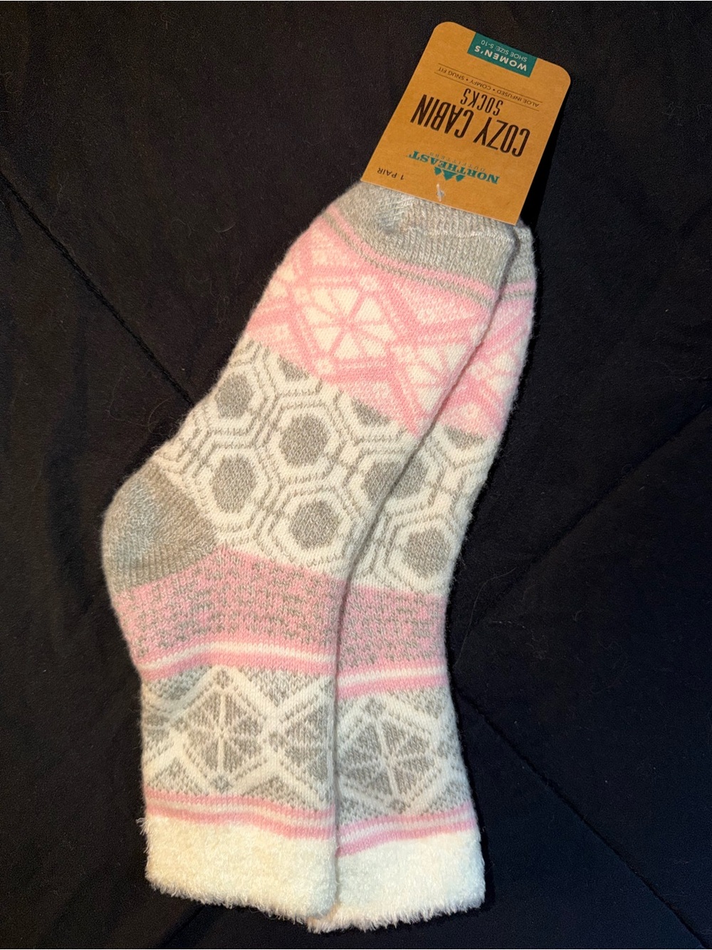Northeast Outfitters Cozy Cabin Socks Pink Gray White Snowflake Print Women 6-10